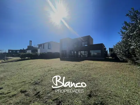 Casa  en Venta en El Cantón, Barrio Norte, Escobar, G.B.A. Zona Norte