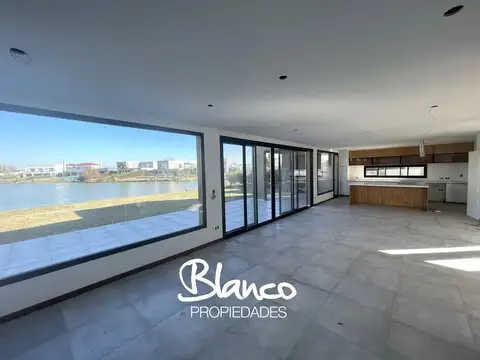 Casa en Venta en El Canton, USD 300.000