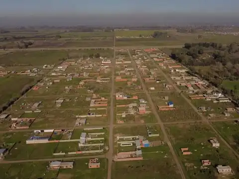 Lotes en venta en "Barrio Las Rosas" (Mariano Acosta -Merlo)