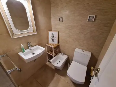 Casa 4 ambientes con 3 baños