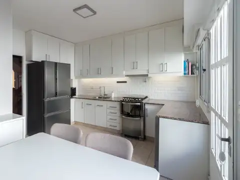 Casa 4 ambientes con 3 baños