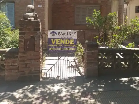 CASA EN VENTA EN SANTA ROSA DE CALAMUCHITA  CON DEPARTAMENTO Y COCHERA