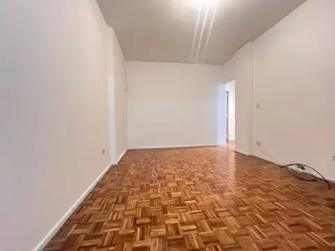 2 ambientes. Contrafrente. Excelente. Balcón. Ideal Airbnb