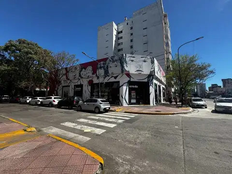 Venta lote 1144 m2 Av. Santa fe y V. Sarfield Mtz.