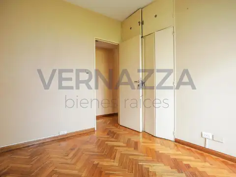 APTO CRÉDITO! Semipiso de 3 dormitorios con balcón y excelente luz en Caballito