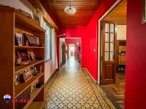 Casa 6 ambientes con 2 baños