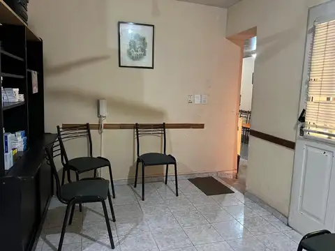 Oficina en Alquiler en Lomas De Zamora, $ 300.000