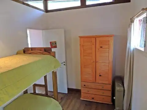 Casa 4 ambientes con 2 baños