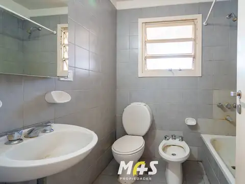 Villa Luro – Departamento 2 Ambientes Externos en Venta  Donizetti y Av. Rivadavia  39,3 m²  3° Piso  Apto Crédito  Gas Natural