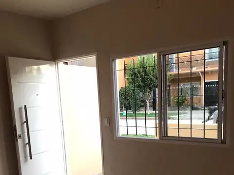 Casa en Alquiler en General Pacheco, $ 800.000