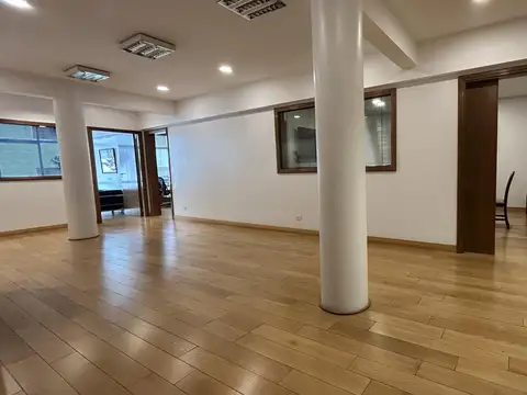 Oficina en Venta con 1 cochera