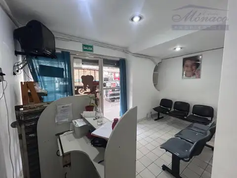 Local a la calle Vidriera, Sotano a Metros de Once