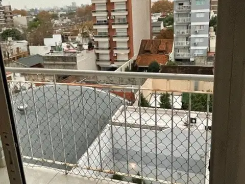 MONOAMBIENTE CON BALCON, PLACARD, AIRE ACONDIC, VISTA ABIERTA ! COCHERA OPTATIVA.