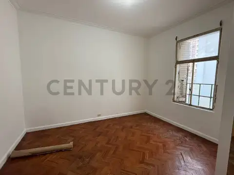 Venta departamento de 2 amb. a metros de Av. San Martin.