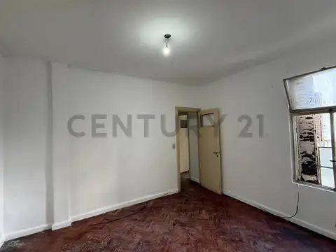 Espinosa 2400, Piso 0