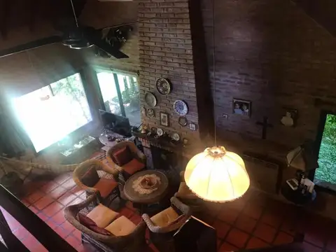 Casa en Alquiler con 1 cochera