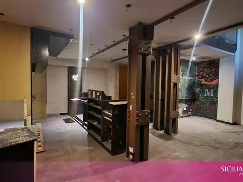 Av. Leandro N. Alem  al 700