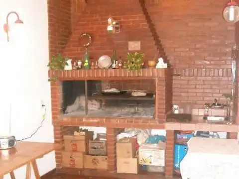 Depto Tipo Casa en Venta en Villa Luzuriaga, USD 260.000