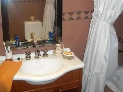 Depto Tipo Casa 5 ambientes con 3 baños