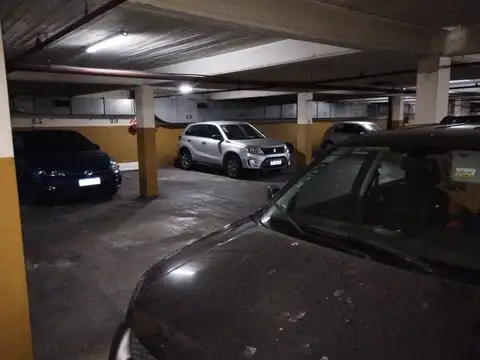 Cochera Recoleta Juncal y Billinghurts