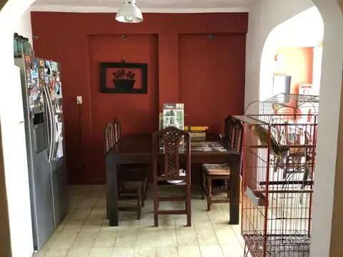 Casa en Venta con 3 cocheras