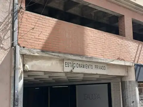 VENTA COCHERA CENTRICA BARILOCHE