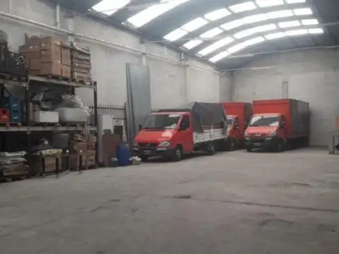Excelente Galpon en Zona Facultas de Ingenieria
