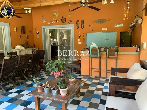 Casa 5 ambientes con 3 baños