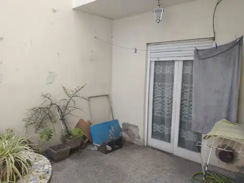 San Lorenzo 2200, Piso 1