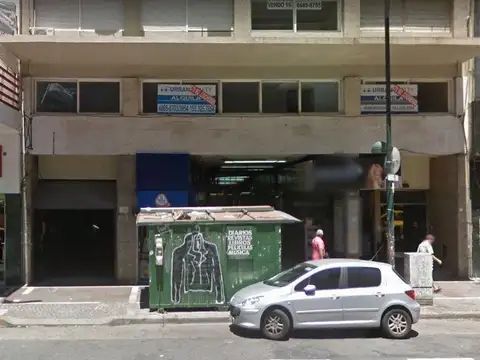 Excelente Oportunidad, Cochera en Corrientes al 800