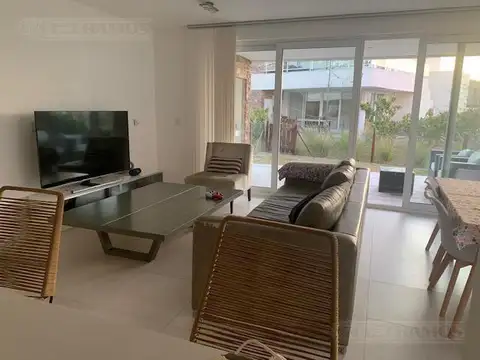 Departamento en Alquiler con 1 cocheras