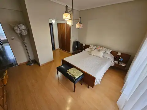 CASA 4 AMB. AMPLIOS CON FONDO