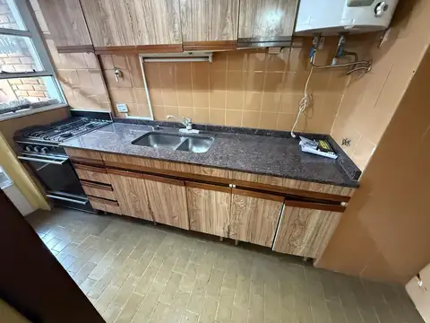 Departamento en venta de 2 ambientes excelente ubicación con pileta - Wilde