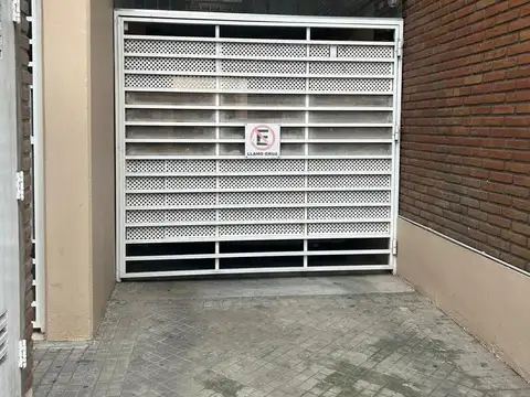 COCHERA DOBLE EN REPUBLICA DE LA SEXTA