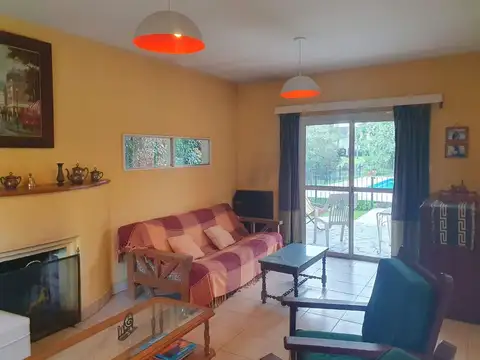 Casa 5 ambientes con 2 baños