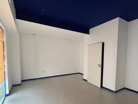 Excelente Local en Mataderos