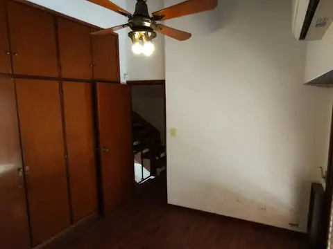 Casa en Alquiler con 2 cocheras