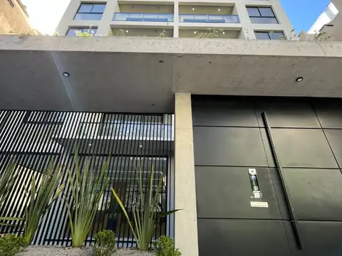 Pergamino 100, Piso 1