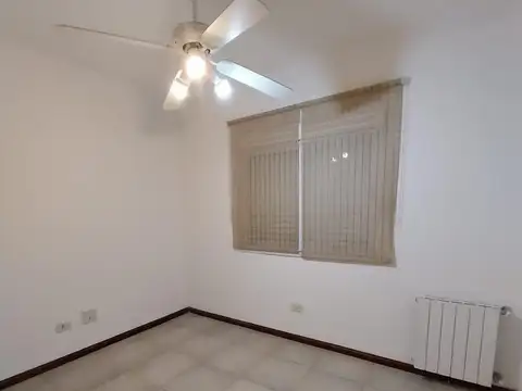 Casa 6 ambientes con 2 baños