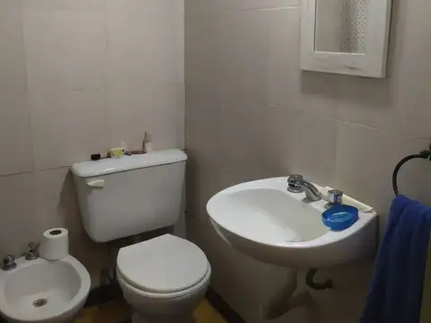 Casa 2 ambientes con 1 baño