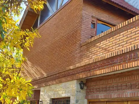 Casa en Venta en Villa Luzuriaga, USD 240.000