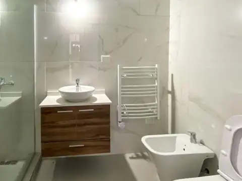 Casa 5 Amb. a Estrenar C/ Pileta - 222 m² en Lote de 730 m² - El Rebenque