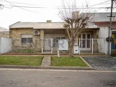 80 bis entre 120 y diag 620 100, Piso 0