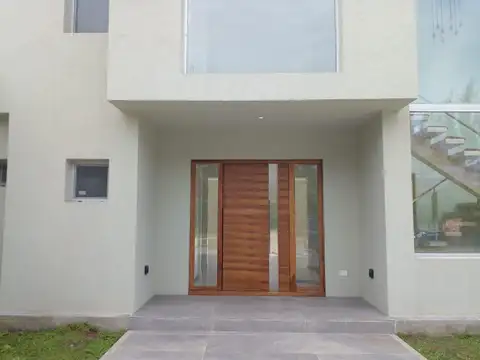 Casa en venta 3 dormitorios. Barrio el Yacht. Nordelta