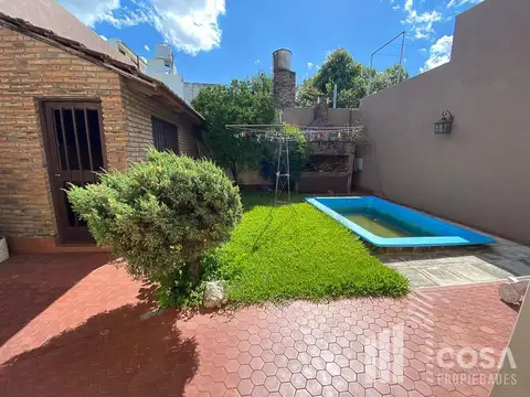 Casa en venta 3 dormitorios con jardín y pileta Rosario Santa Fe