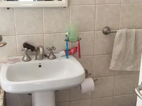 Casa en Venta en Castelar, USD 390.000