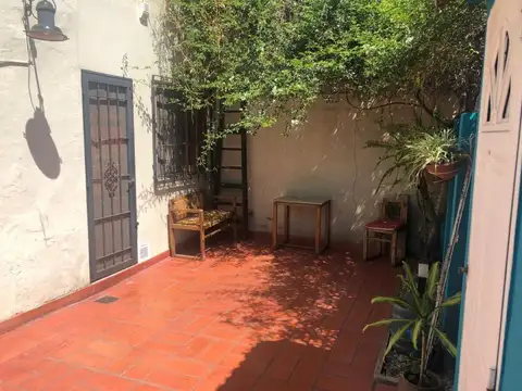 Casa 6 ambientes con 2 baños