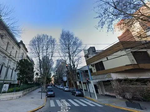 Av Francisco Beiro  al 4200 Devoto