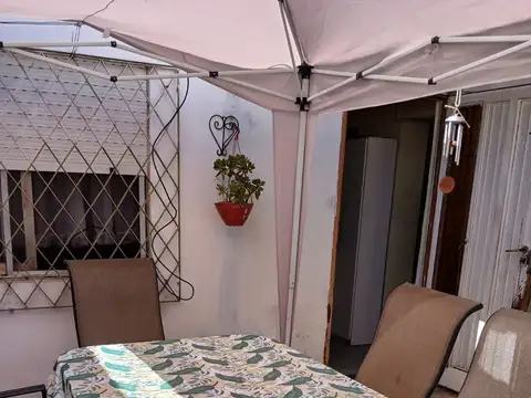 Casa en Burzaco 4 dorm, 2 cocinas y parrilla 