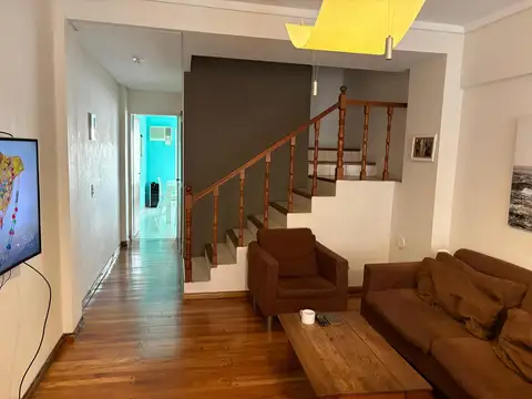 Depto Tipo Casa 5 ambientes con 2 baños